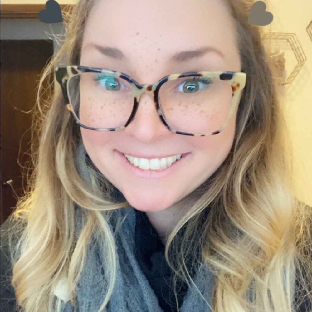 Meet your Posher, Ashley